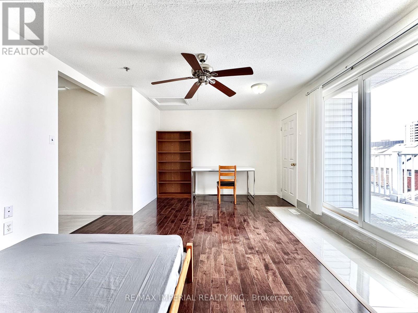 Bedroom (3rd Level) - 30 Aldwinckle Heights, Toronto, Ontario  M3J 3S6 - Photo 5 - W12894220