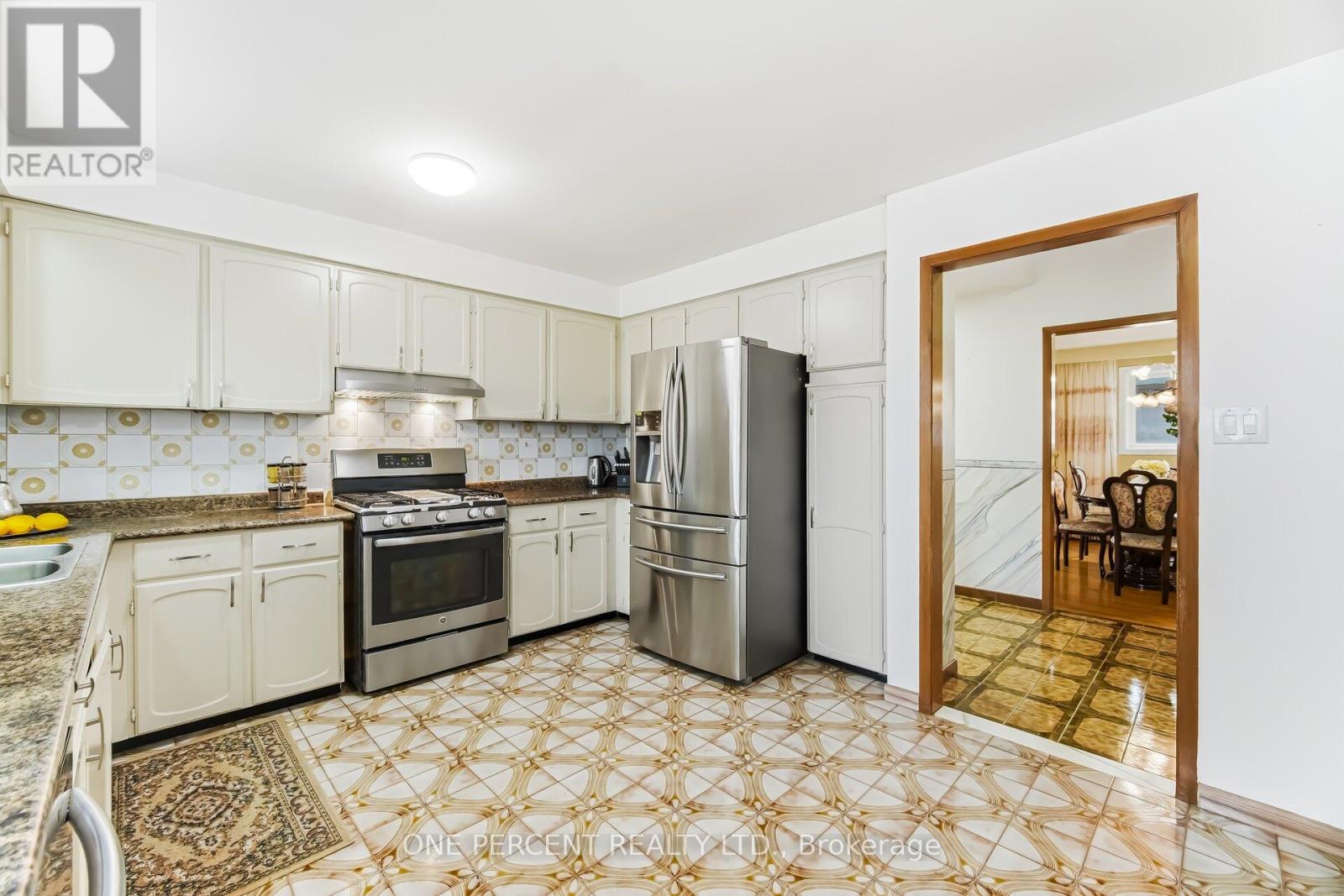 4 Manorcrest Street, Brampton, Ontario  L6S 2W9 - Photo 11 - W12894224