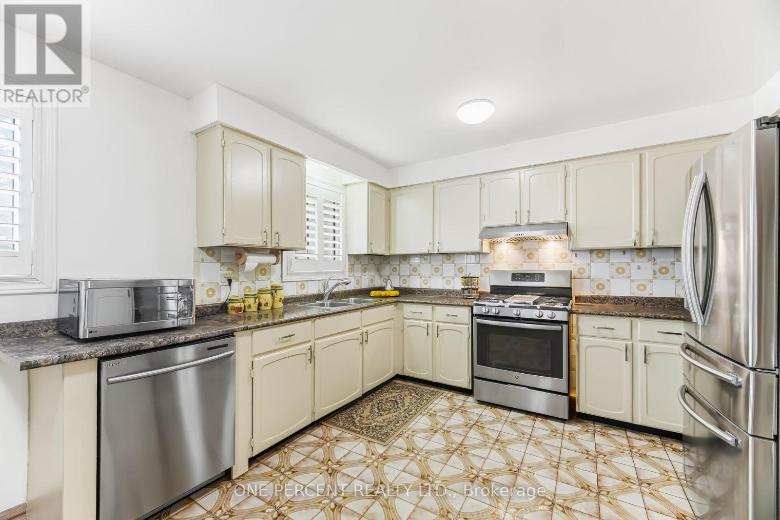 4 Manorcrest Street, Brampton, Ontario  L6S 2W9 - Photo 13 - W12894224