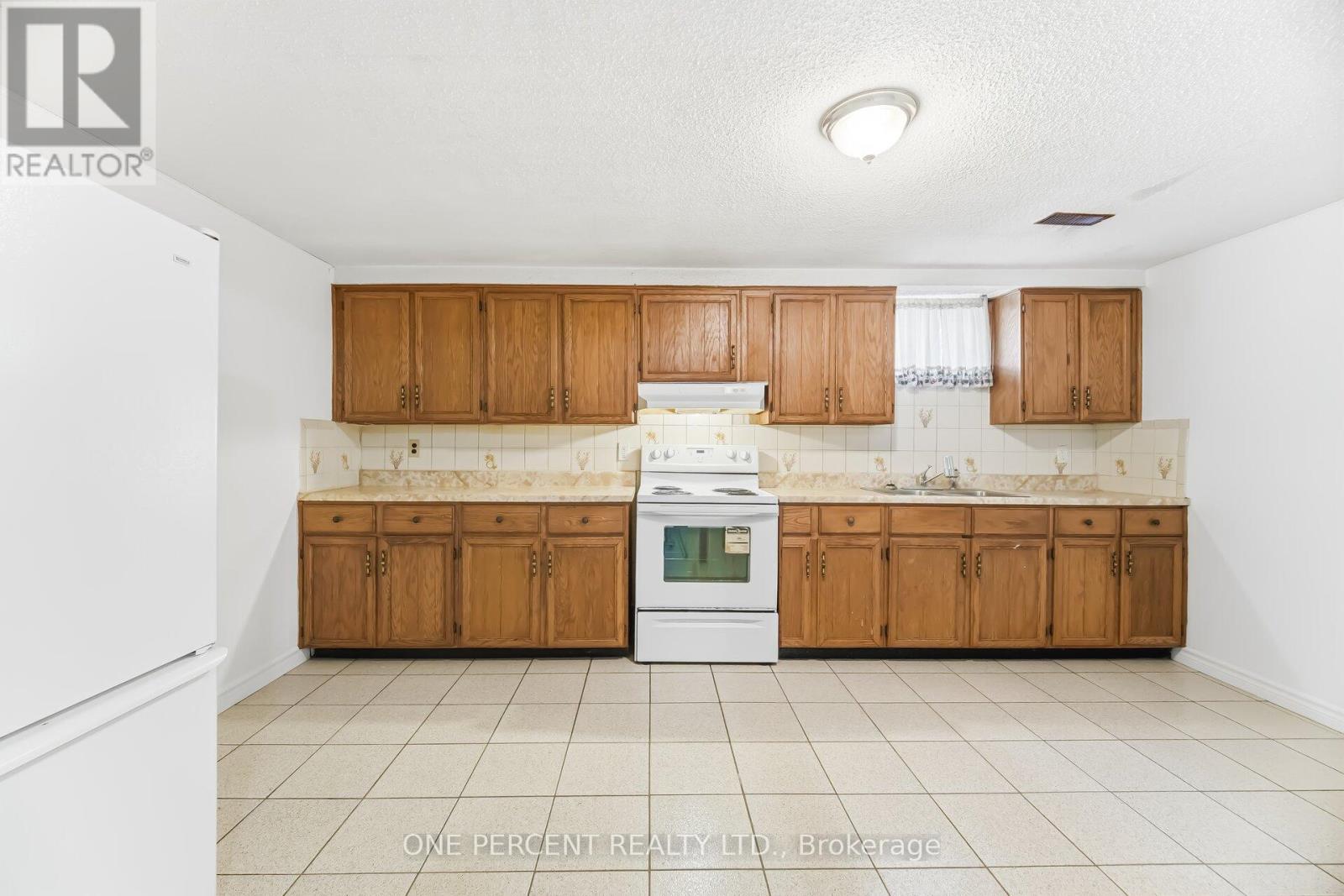 4 Manorcrest Street, Brampton, Ontario  L6S 2W9 - Photo 33 - W12894224