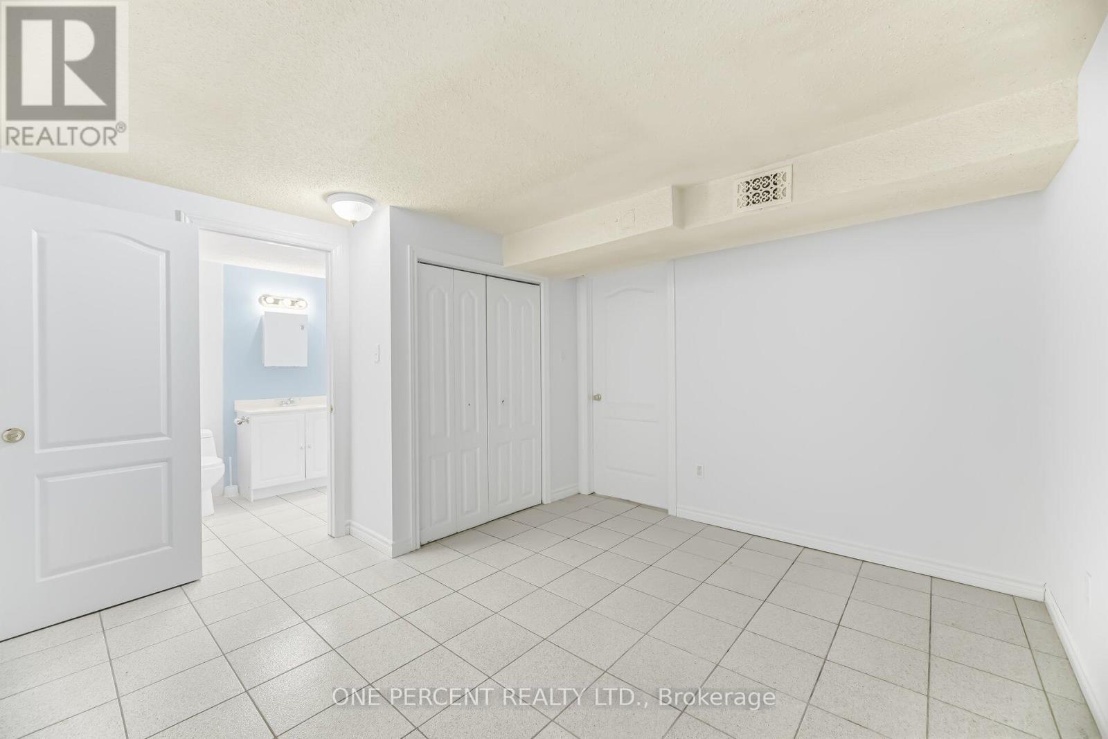 4 Manorcrest Street, Brampton, Ontario  L6S 2W9 - Photo 38 - W12894224