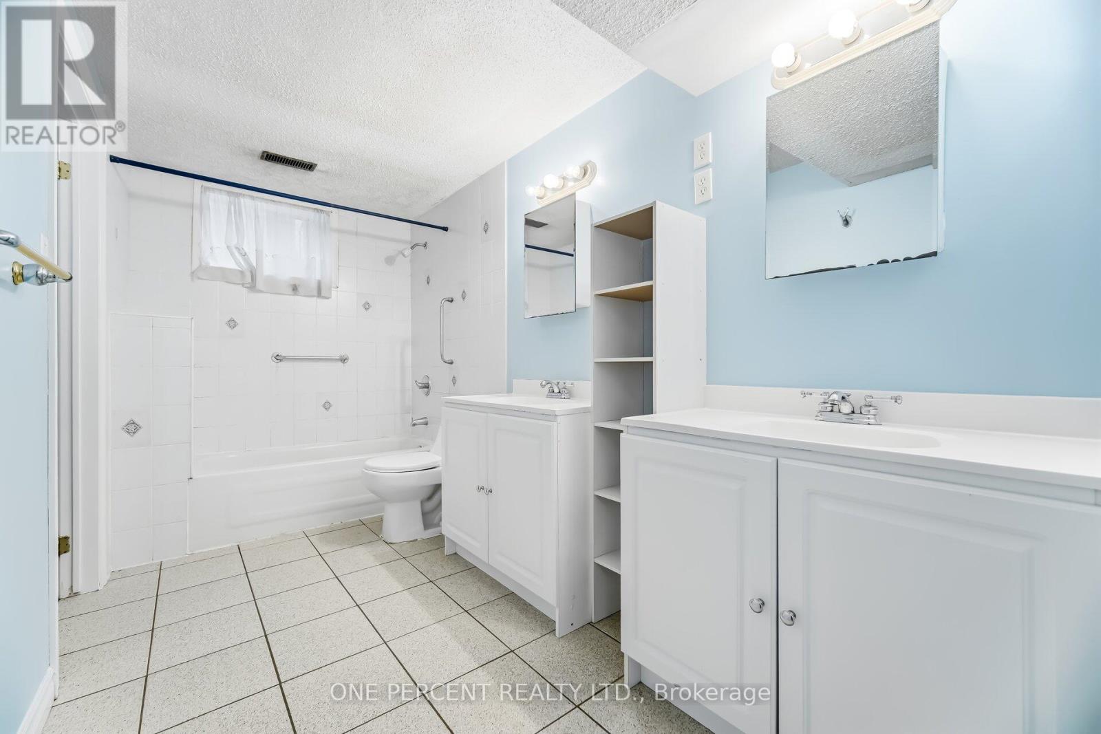 4 Manorcrest Street, Brampton, Ontario  L6S 2W9 - Photo 39 - W12894224