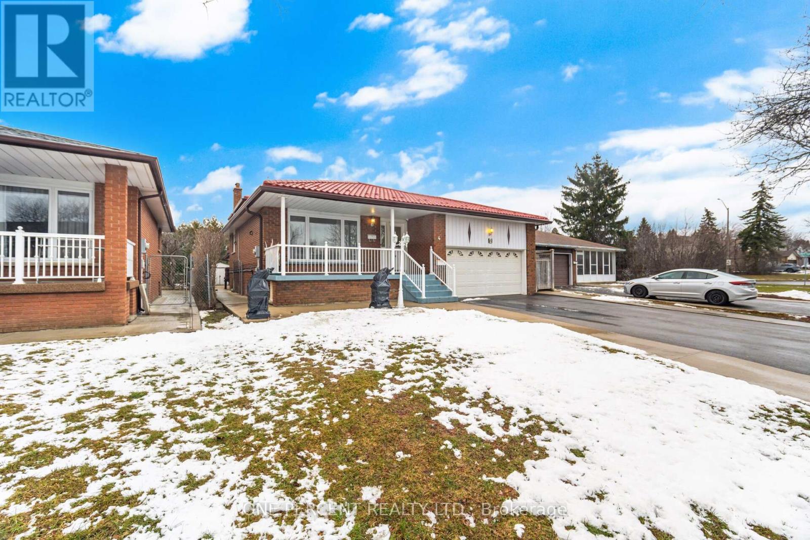 4 Manorcrest Street, Brampton, Ontario  L6S 2W9 - Photo 4 - W12894224