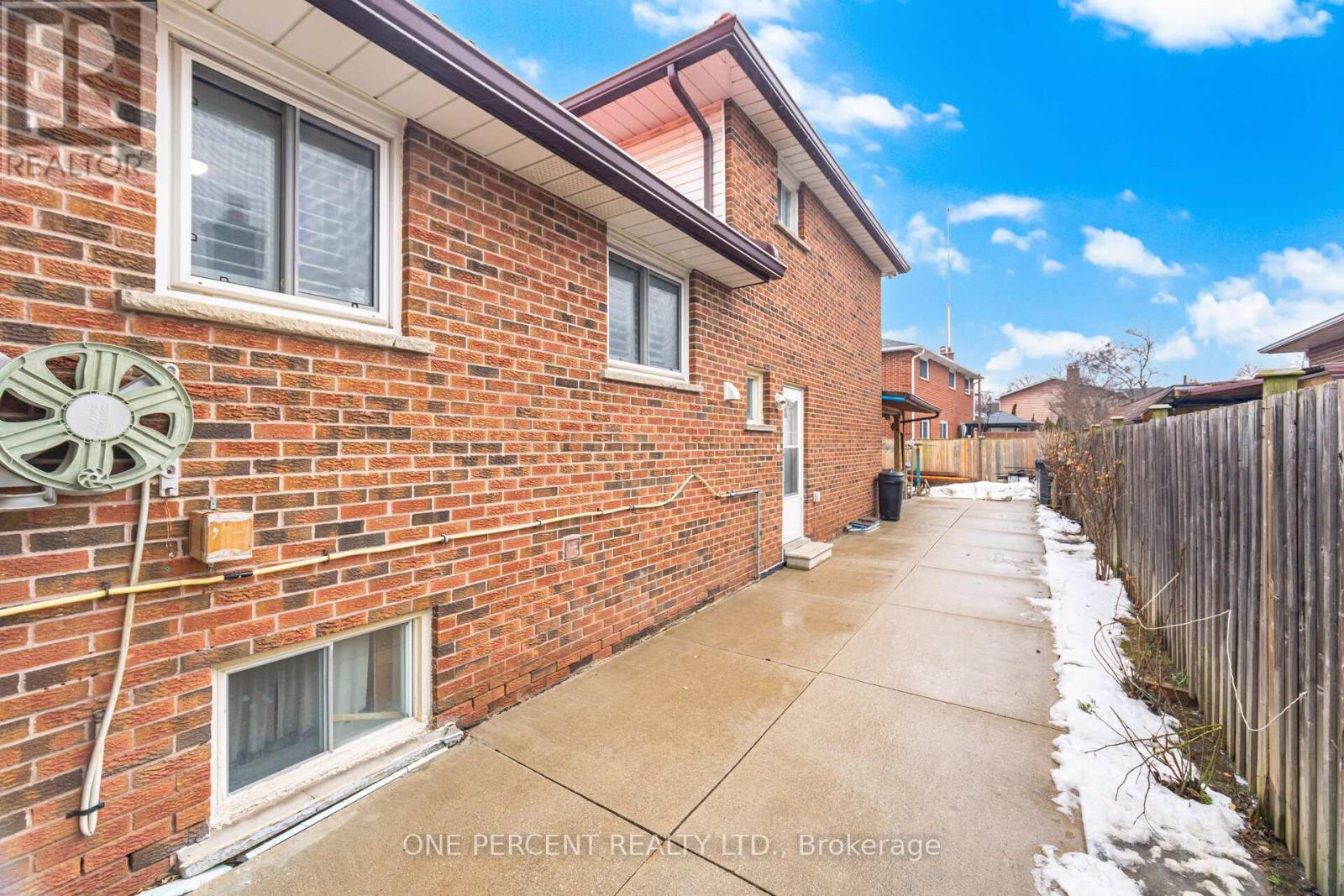 4 Manorcrest Street, Brampton, Ontario  L6S 2W9 - Photo 46 - W12894224