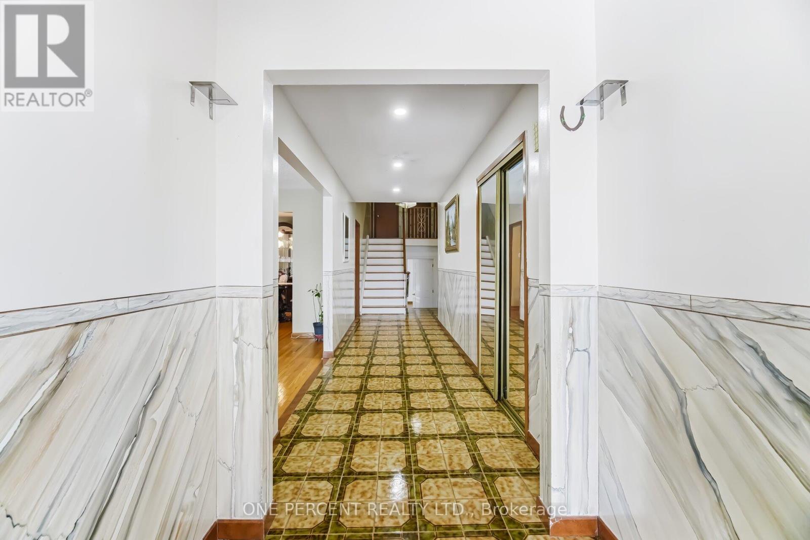 4 Manorcrest Street, Brampton, Ontario  L6S 2W9 - Photo 6 - W12894224