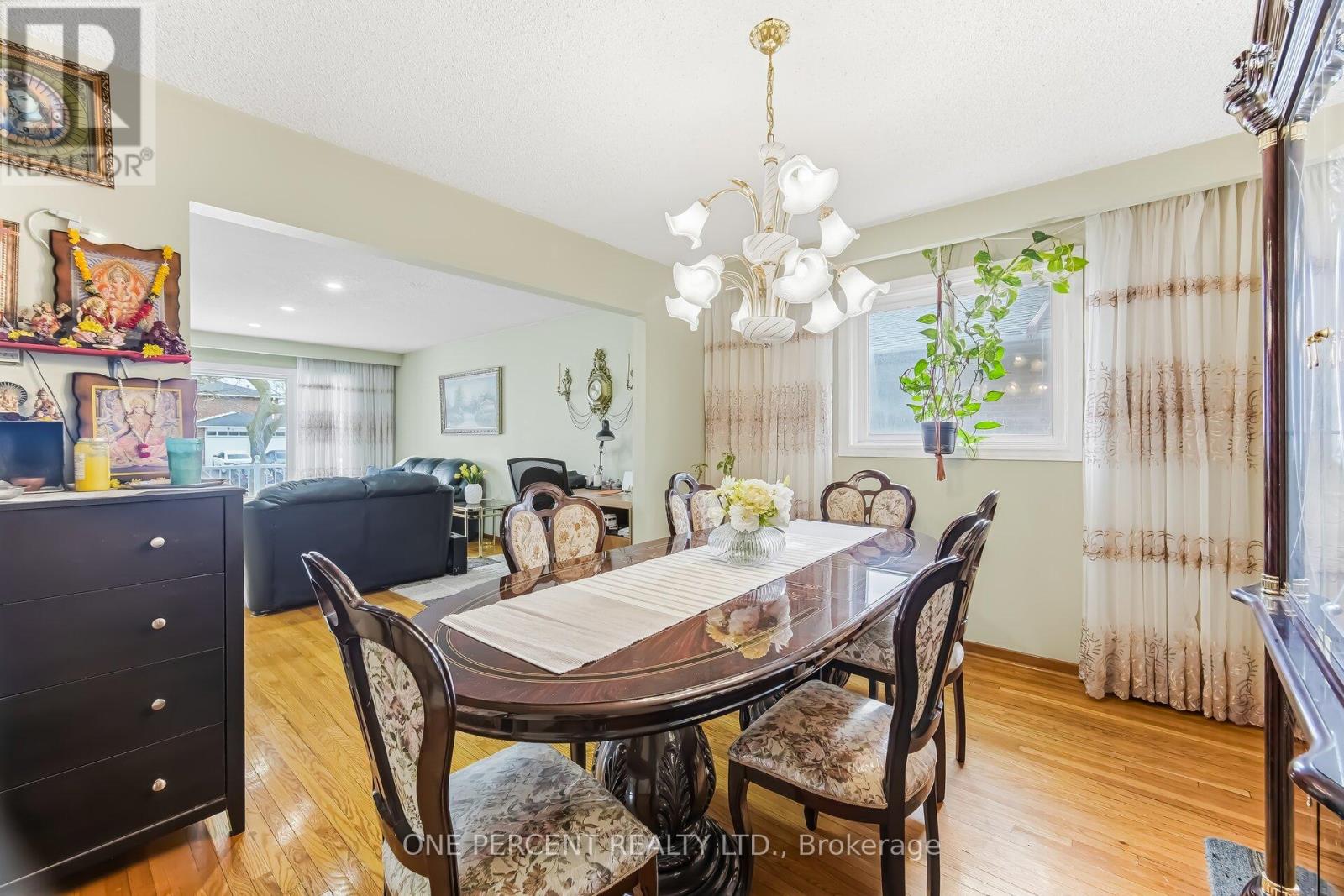 4 Manorcrest Street, Brampton, Ontario  L6S 2W9 - Photo 9 - W12894224