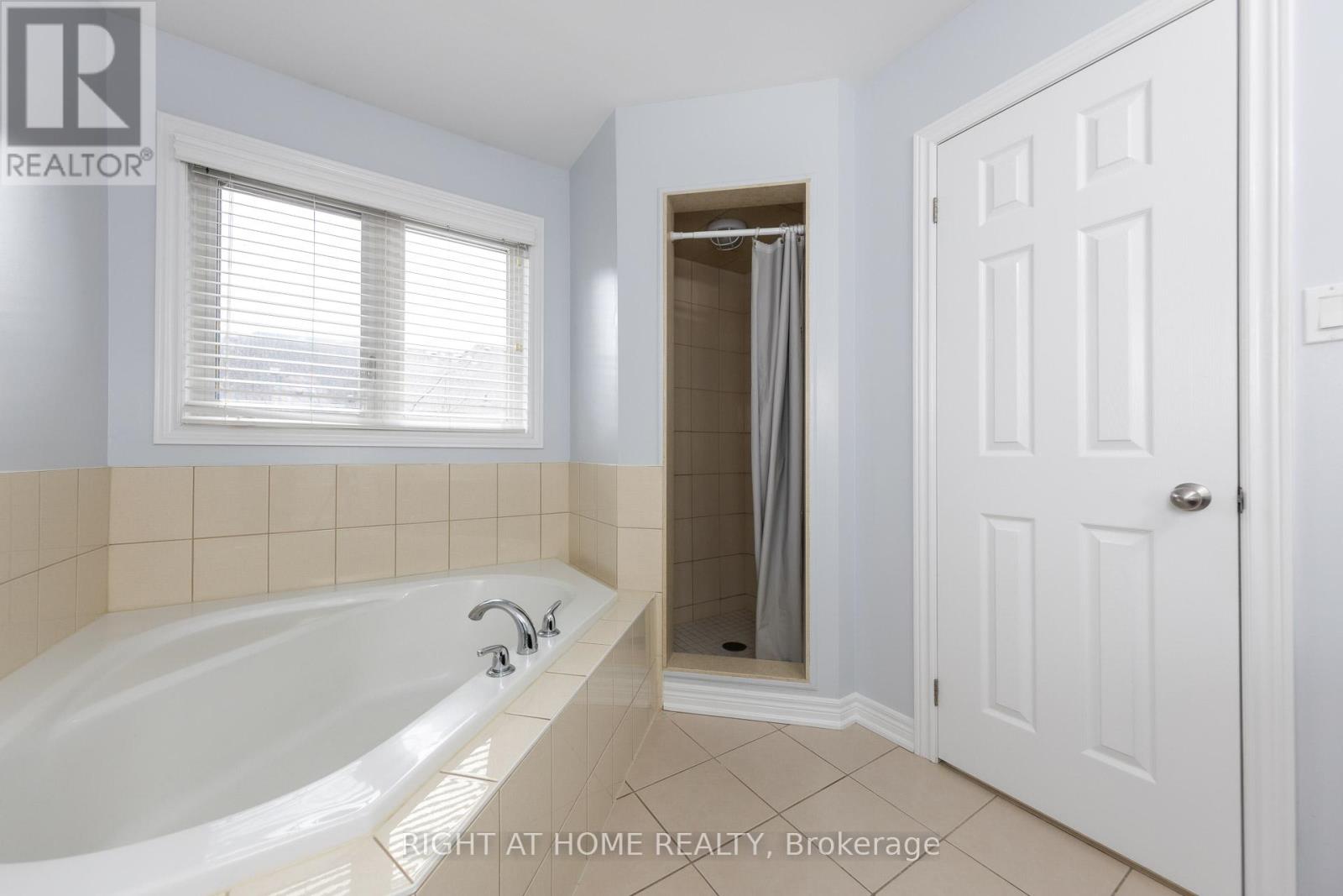 15 Munch Place, Milton, Ontario  L9T 8K6 - Photo 13 - W12894238