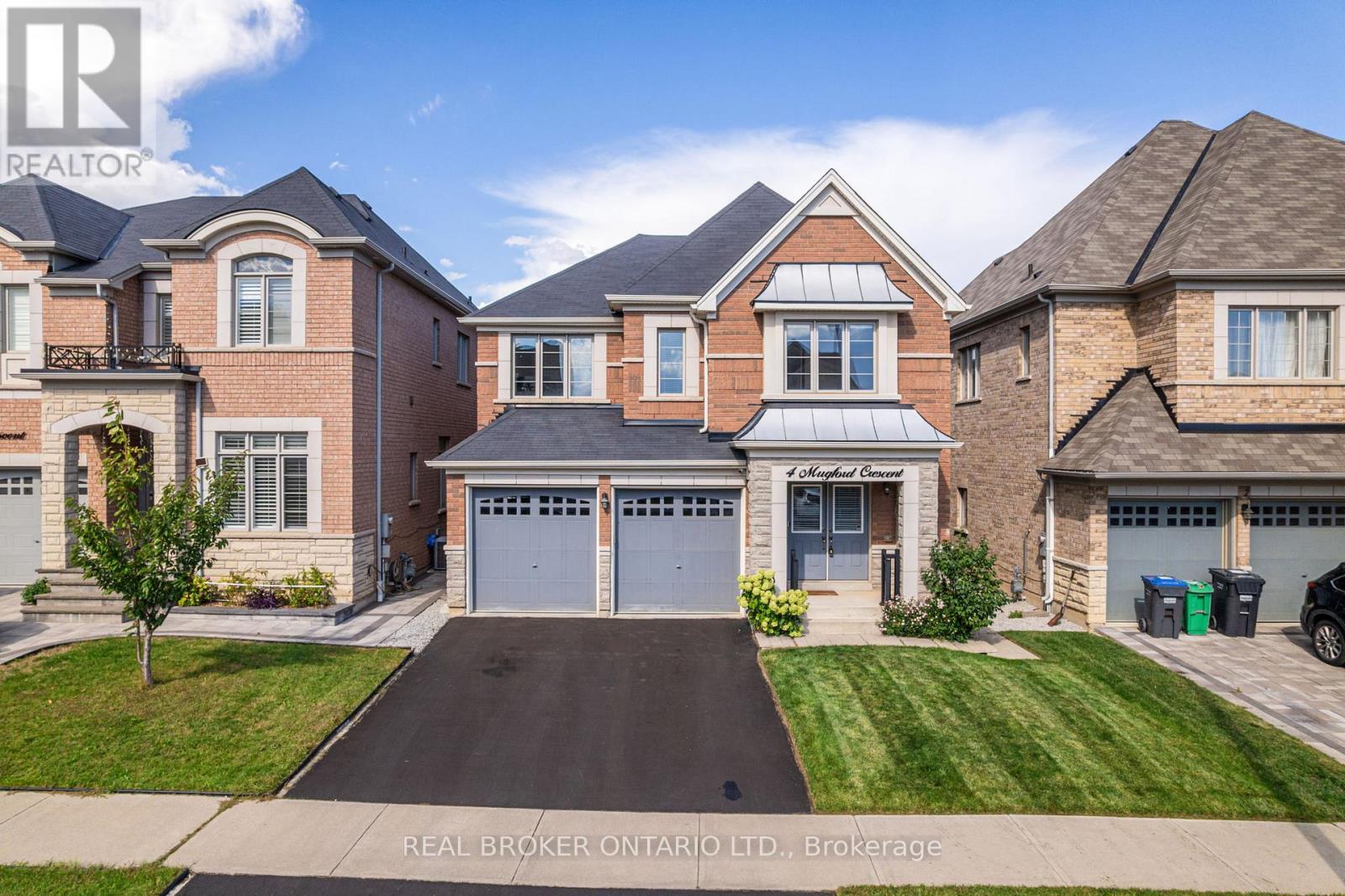 4 Mugford Crescent, Brampton, Ontario  L6Y 6A7 - Photo 2 - W12894258