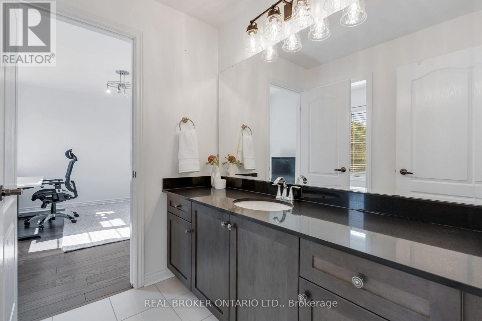 4 Mugford Crescent, Brampton, Ontario  L6Y 6A7 - Photo 25 - W12894258