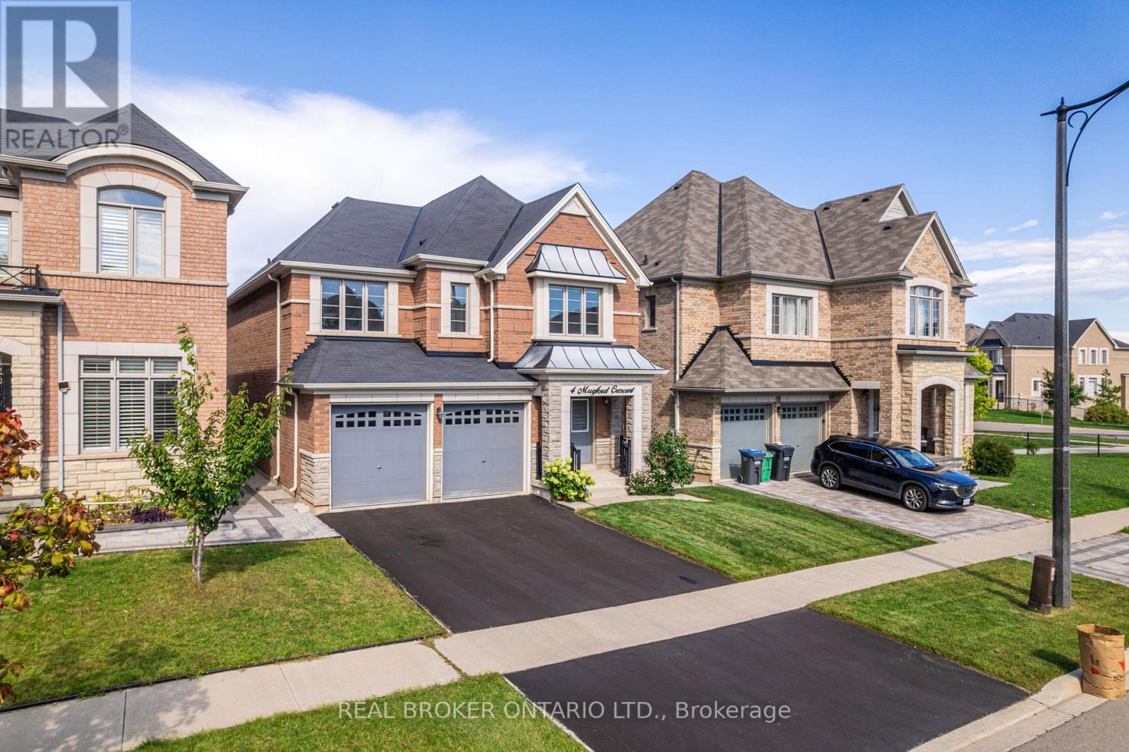 4 Mugford Crescent, Brampton, Ontario  L6Y 6A7 - Photo 4 - W12894258