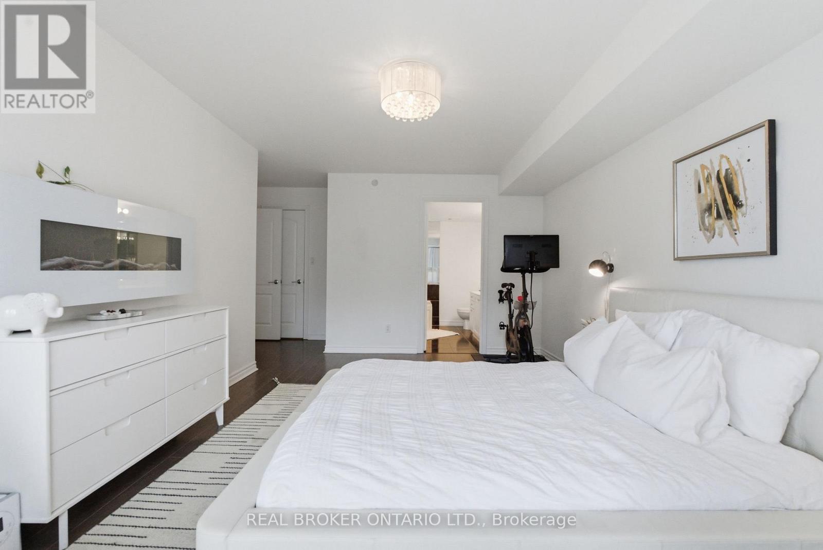 1112 - 2111 Lakeshore Boulevard W, Toronto, Ontario  M8V 4E8 - Photo 17 - W12894290