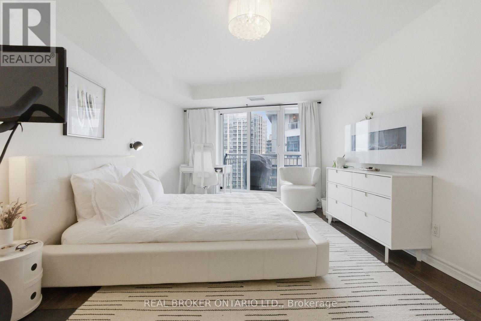 1112 - 2111 Lakeshore Boulevard W, Toronto, Ontario  M8V 4E8 - Photo 18 - W12894290