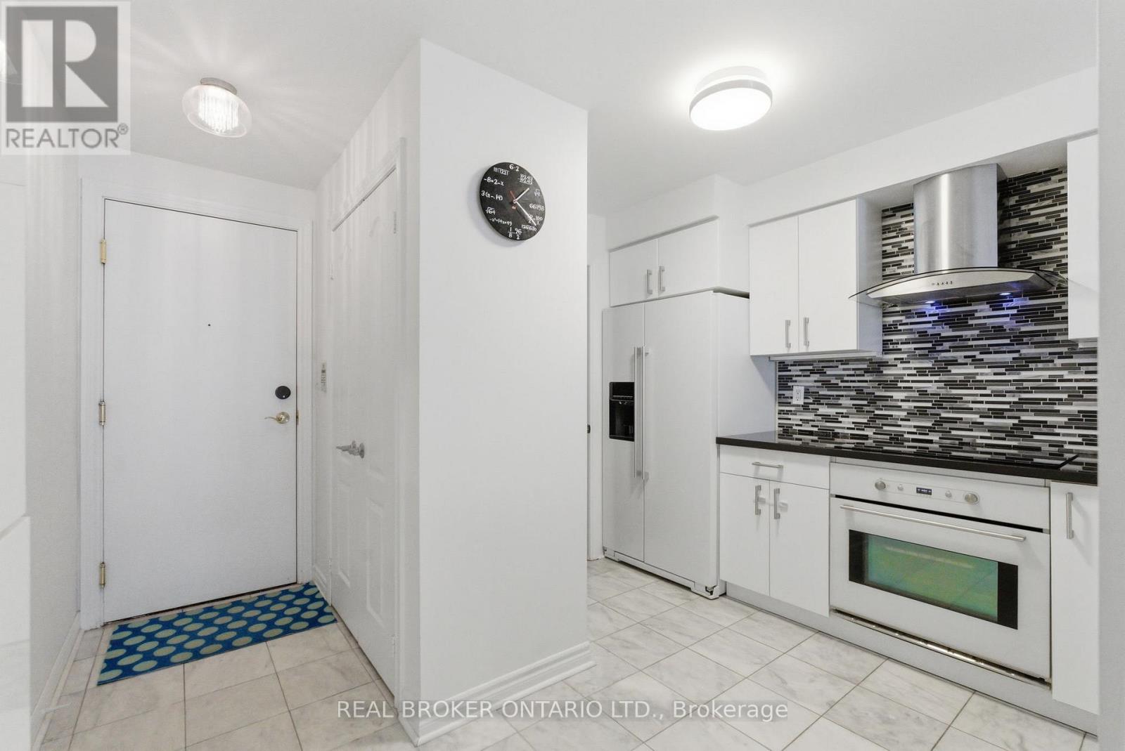 1112 - 2111 Lakeshore Boulevard W, Toronto, Ontario  M8V 4E8 - Photo 6 - W12894290