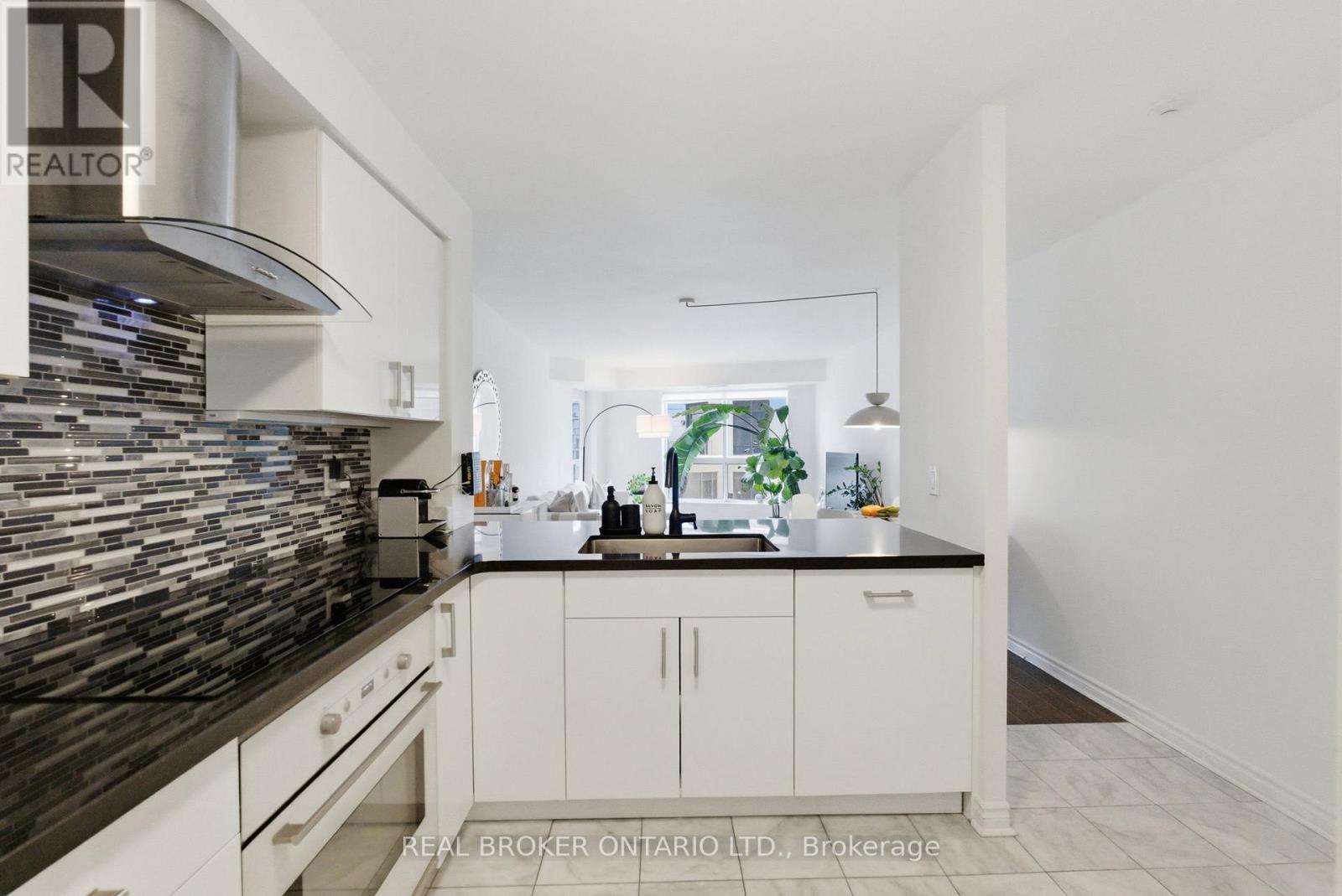 1112 - 2111 Lakeshore Boulevard W, Toronto, Ontario  M8V 4E8 - Photo 9 - W12894290