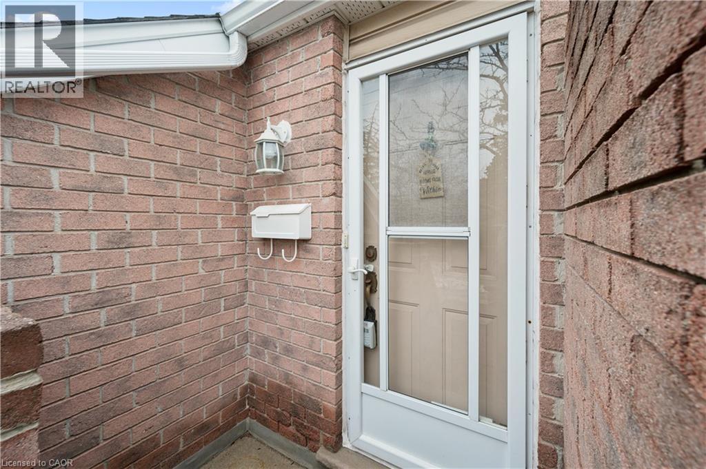 205 Highland Crescent Unit# 18, Kitchener, Ontario  N2M 5L6 - Photo 3 - 40812390