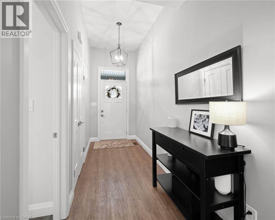 202 Timber Trail Road, Elmira, Ontario  N3B 0E4 - Photo 4 - 40811729