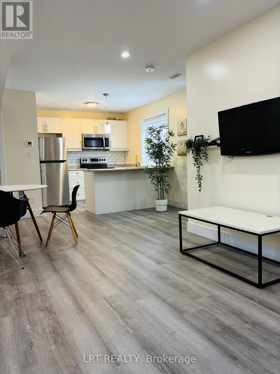 Unit B - 224 Portsmouth Gate, Waterloo, Ontario  N2T 2H9 - Photo 4 - X12894212