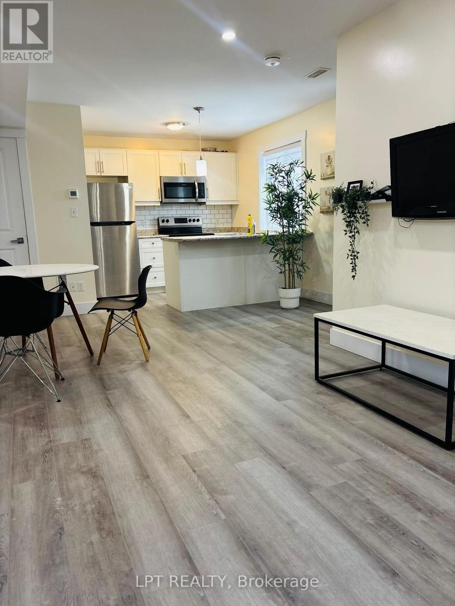 Unit B - 224 Portsmouth Gate, Waterloo, Ontario  N2T 2H9 - Photo 5 - X12894212