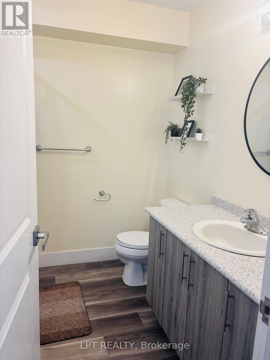 Unit B - 224 Portsmouth Gate, Waterloo, Ontario  N2T 2H9 - Photo 8 - X12894212