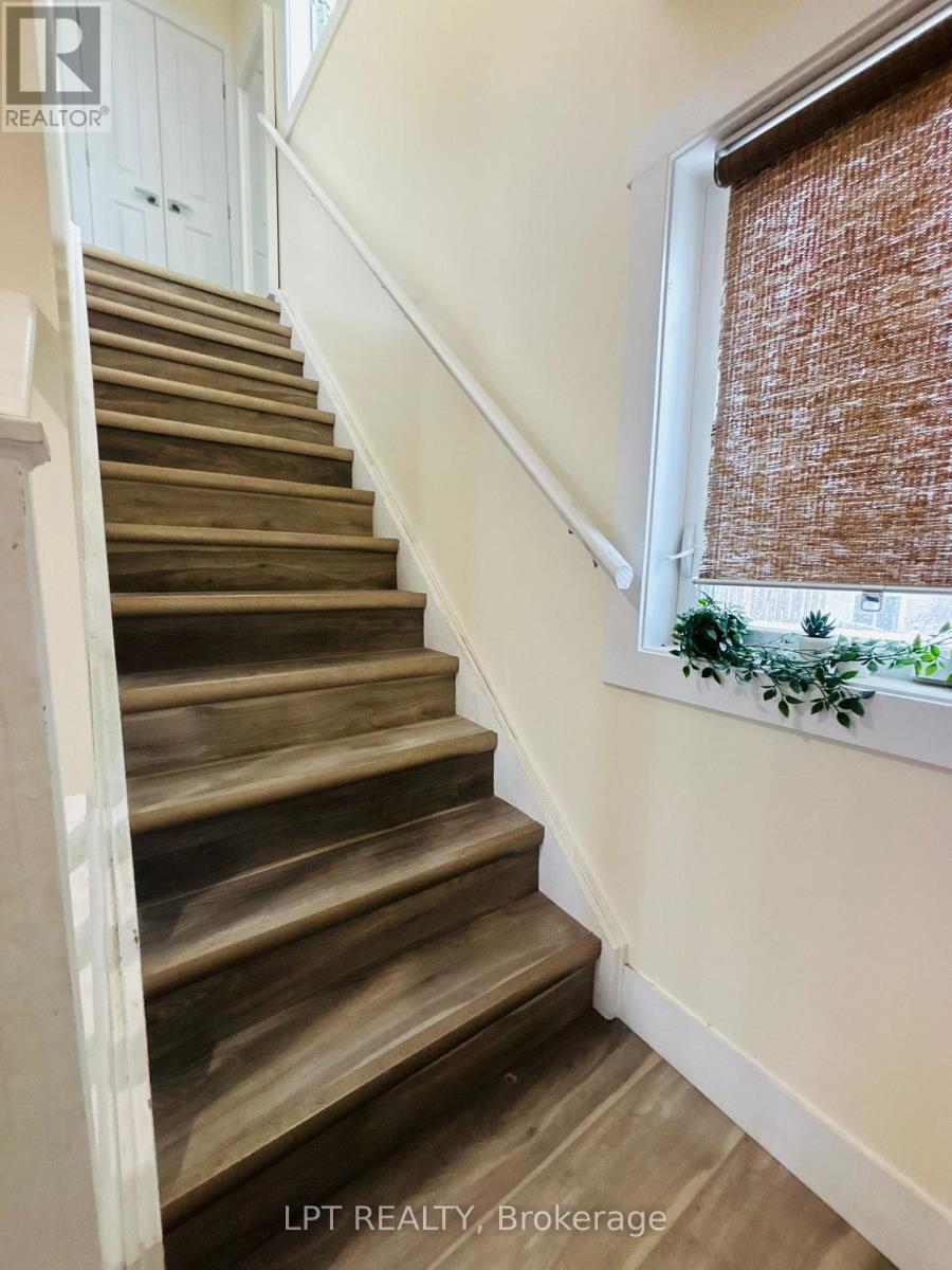 Unit B - 224 Portsmouth Gate, Waterloo, Ontario  N2T 2H9 - Photo 9 - X12894212