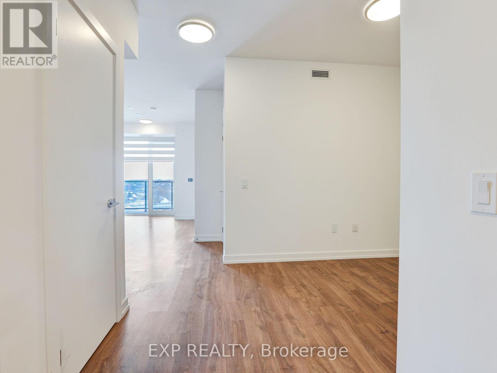 708 - 15 Wellington Street S, Kitchener, Ontario  N2G 0E4 - Photo 4 - X12894236