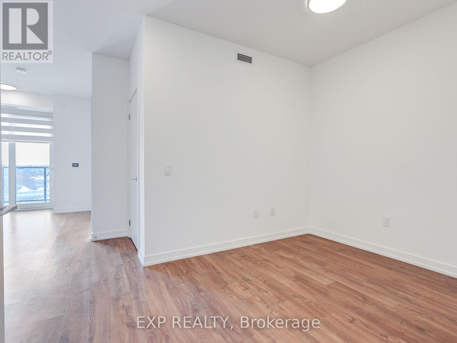 708 - 15 Wellington Street S, Kitchener, Ontario  N2G 0E4 - Photo 5 - X12894236