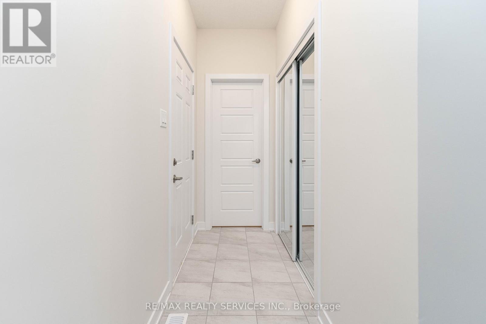 Cres - 82 Starboard Crescent, Welland, Ontario  L3B 0M7 - Photo 13 - X12894240