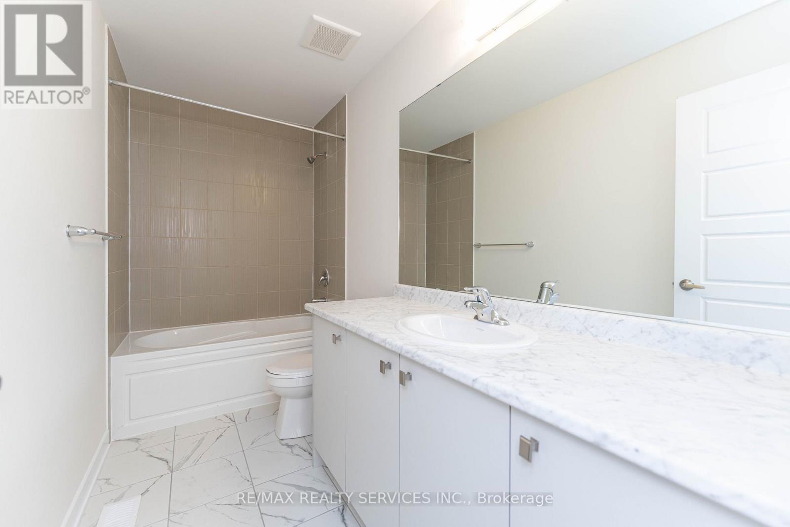 Cres - 82 Starboard Crescent, Welland, Ontario  L3B 0M7 - Photo 33 - X12894240