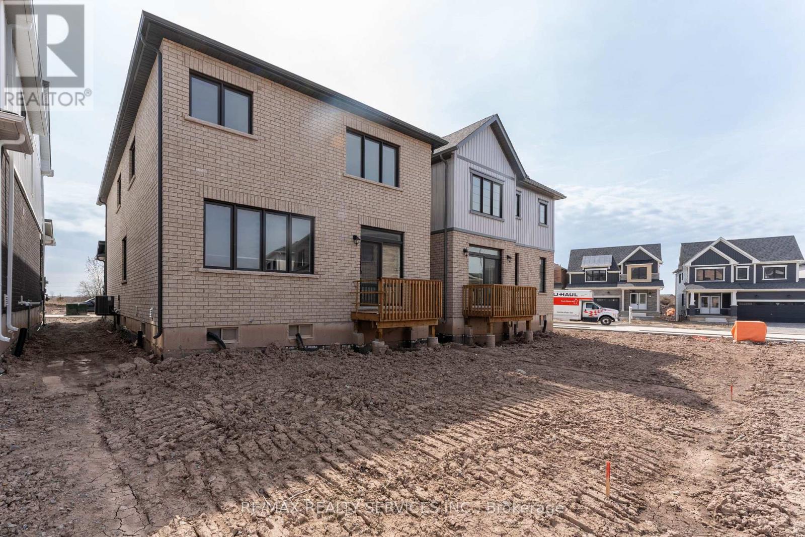 Cres - 82 Starboard Crescent, Welland, Ontario  L3B 0M7 - Photo 40 - X12894240