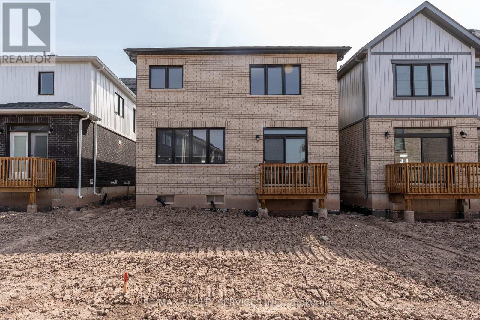 Cres - 82 Starboard Crescent, Welland, Ontario  L3B 0M7 - Photo 41 - X12894240