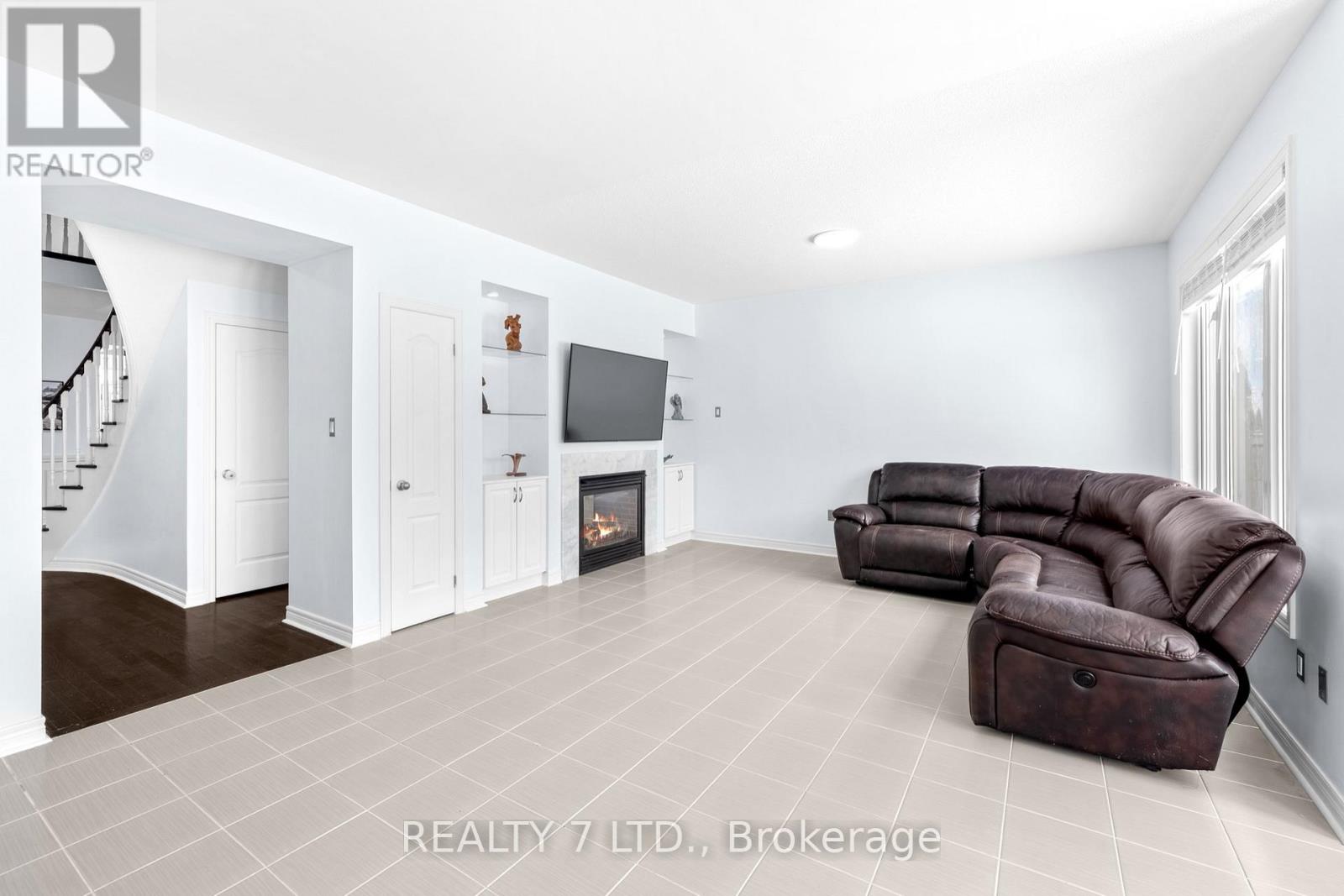 67 Jewelwing Court, Bradford West Gwillimbury (Bradford), Ontario  L3Z 0N7 - Photo 14 - N12894328