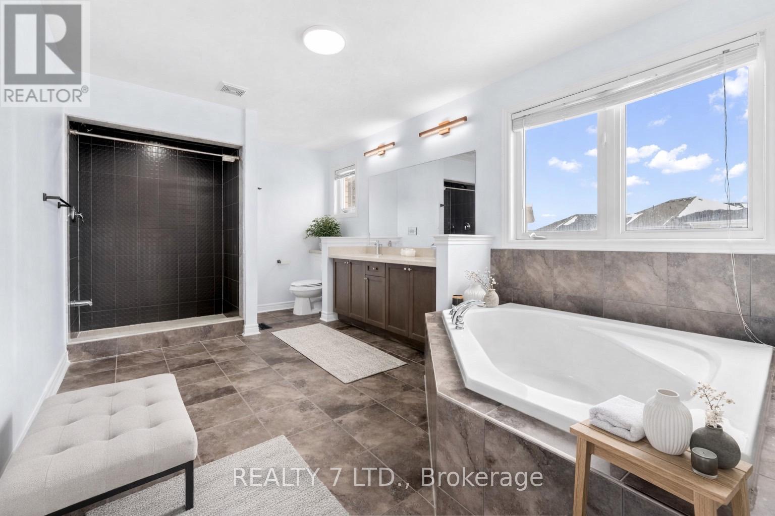 67 Jewelwing Court, Bradford West Gwillimbury (Bradford), Ontario  L3Z 0N7 - Photo 17 - N12894328