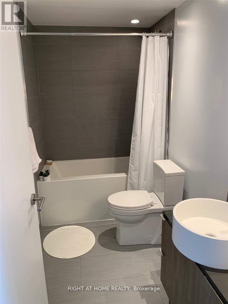 3608 - 161 Roehampton Avenue, Toronto, Ontario  M4P 0C8 - Photo 11 - C12894342