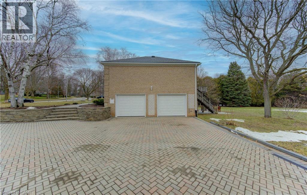 395 Warrington Drive, Waterloo, Ontario  N2L 2P7 - Photo 6 - 40812035