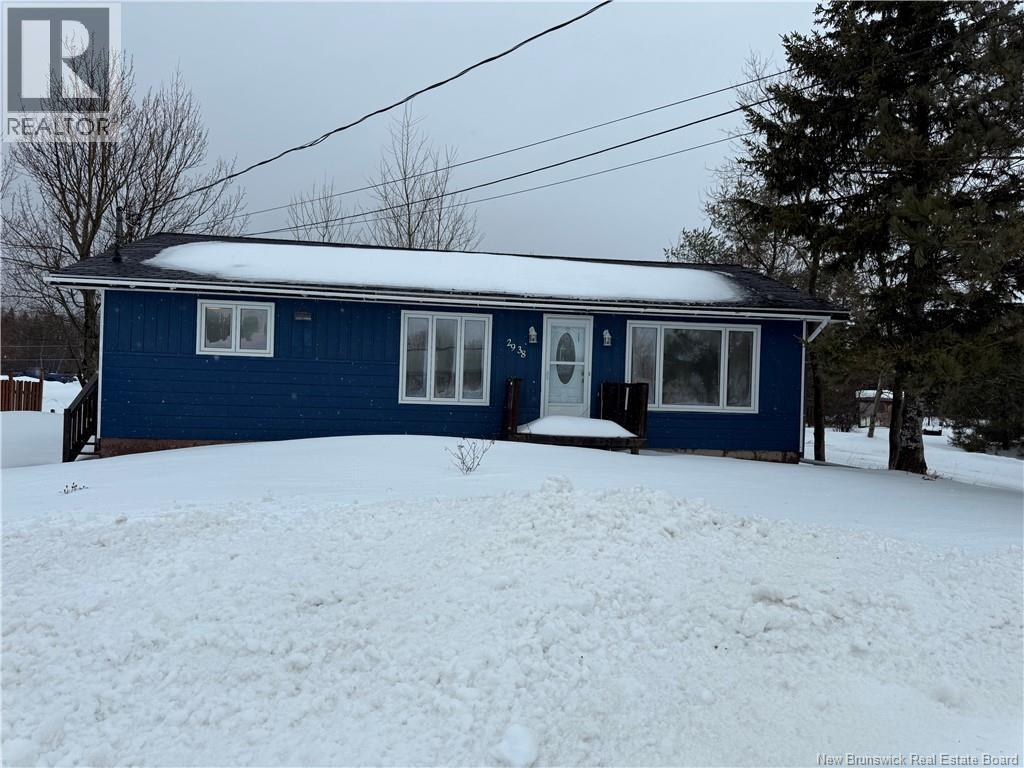2938 Rue Chiasson, Bas-Caraquet, New Brunswick  E1W 5V7 - Photo 2 - NB135285