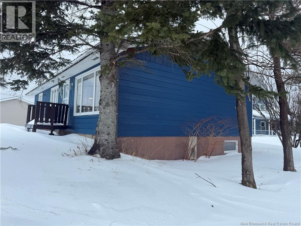 2938 Rue Chiasson, Bas-Caraquet, New Brunswick  E1W 5V7 - Photo 4 - NB135285