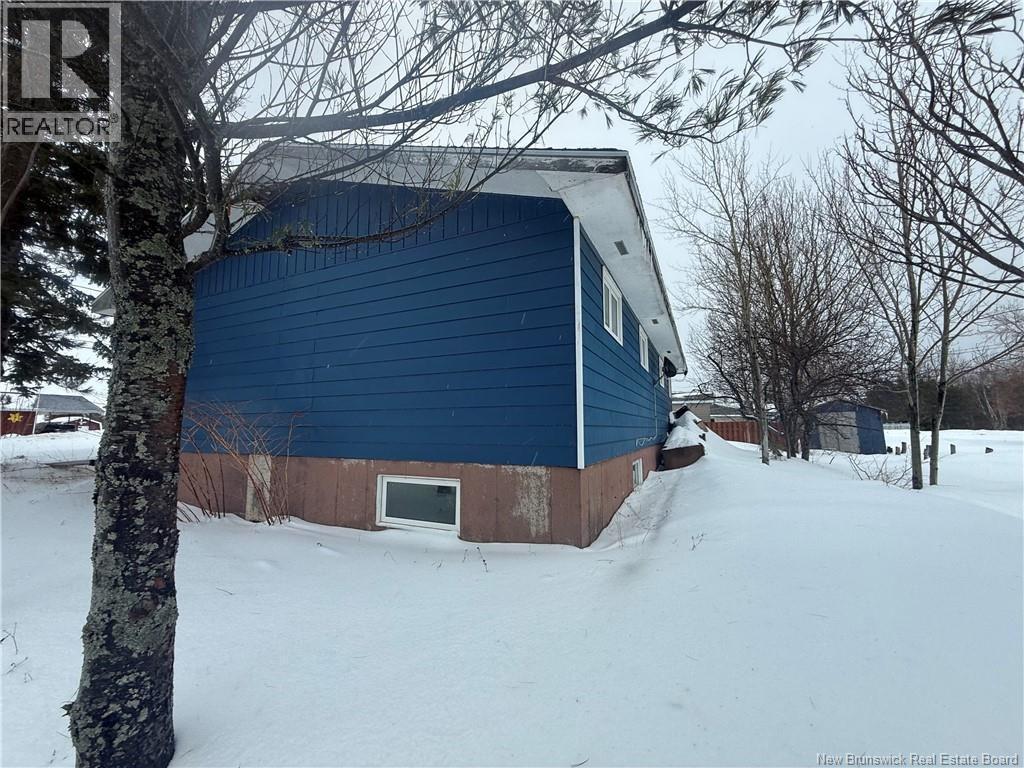 2938 Rue Chiasson, Bas-Caraquet, New Brunswick  E1W 5V7 - Photo 5 - NB135285