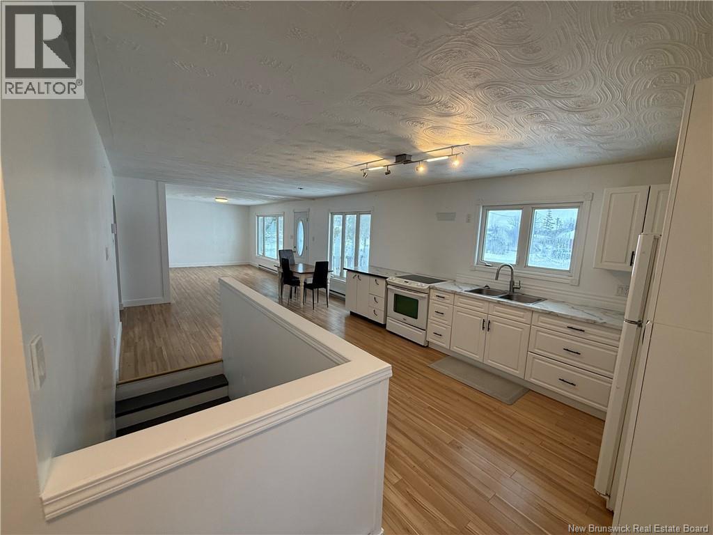 2938 Rue Chiasson, Bas-Caraquet, New Brunswick  E1W 5V7 - Photo 6 - NB135285