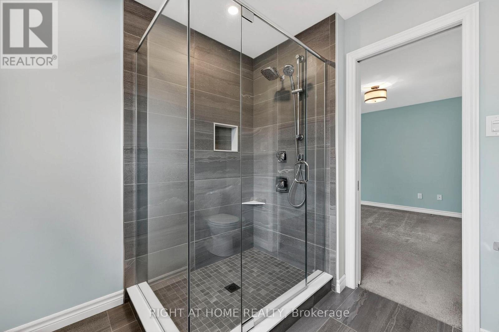 65 Masters Drive, Barrie, Ontario  L4M 6W9 - Photo 16 - S12894336