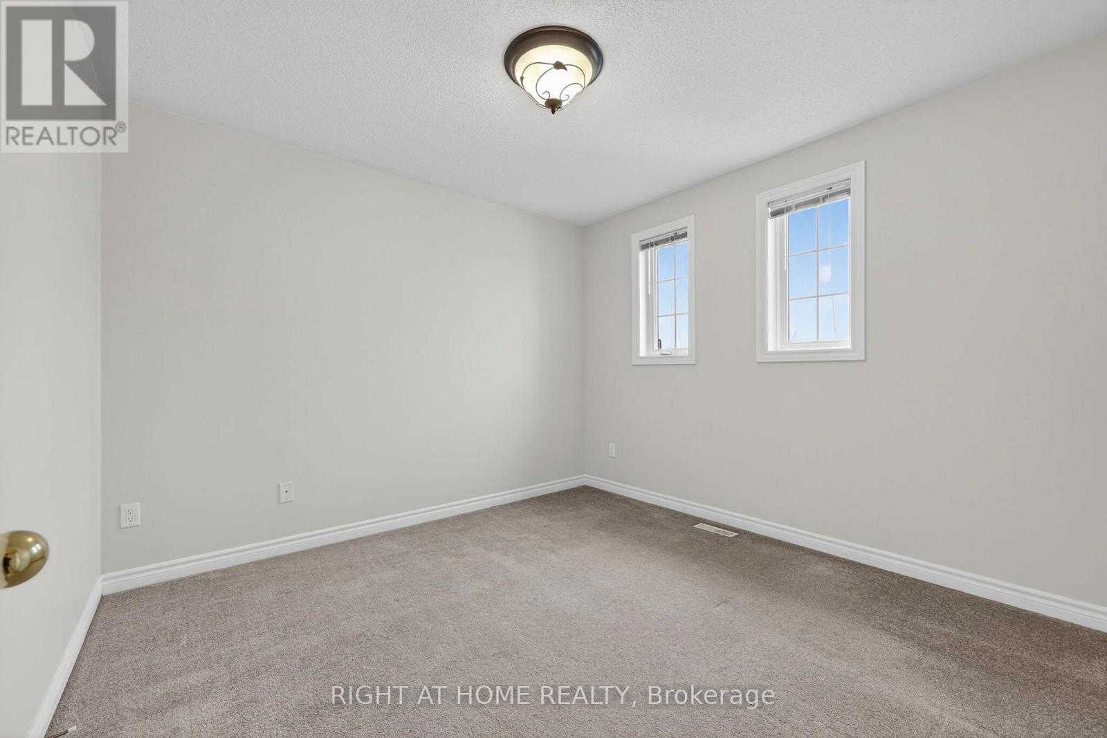 65 Masters Drive, Barrie, Ontario  L4M 6W9 - Photo 18 - S12894336