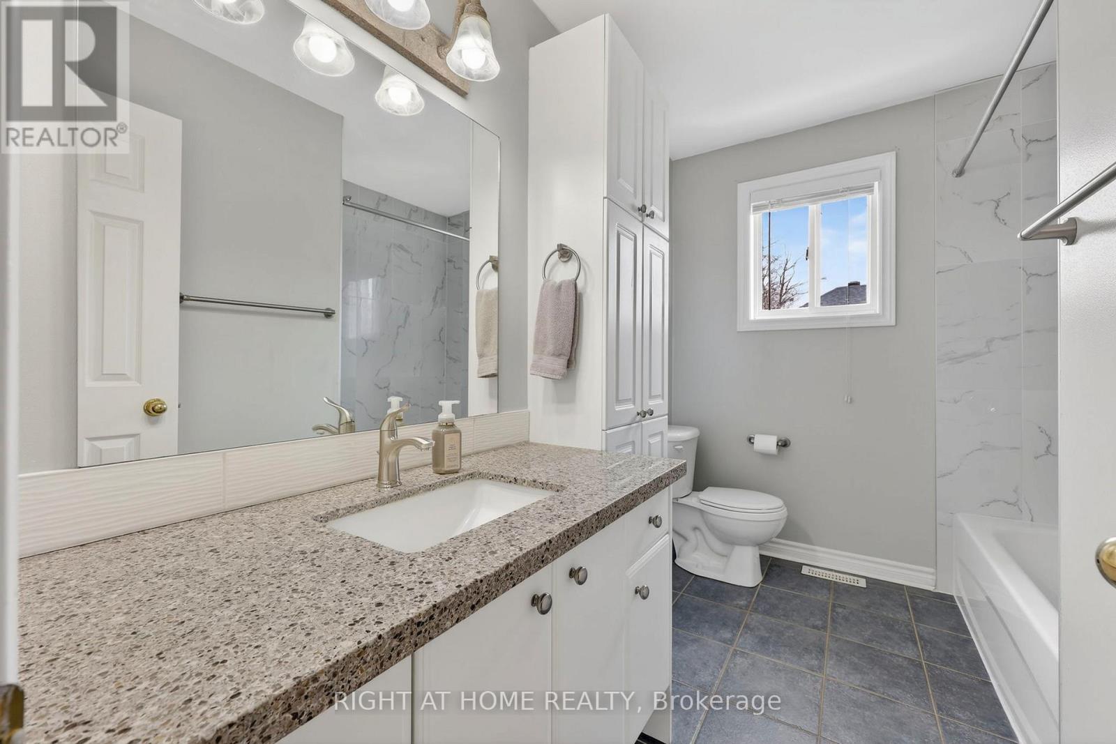 65 Masters Drive, Barrie, Ontario  L4M 6W9 - Photo 19 - S12894336