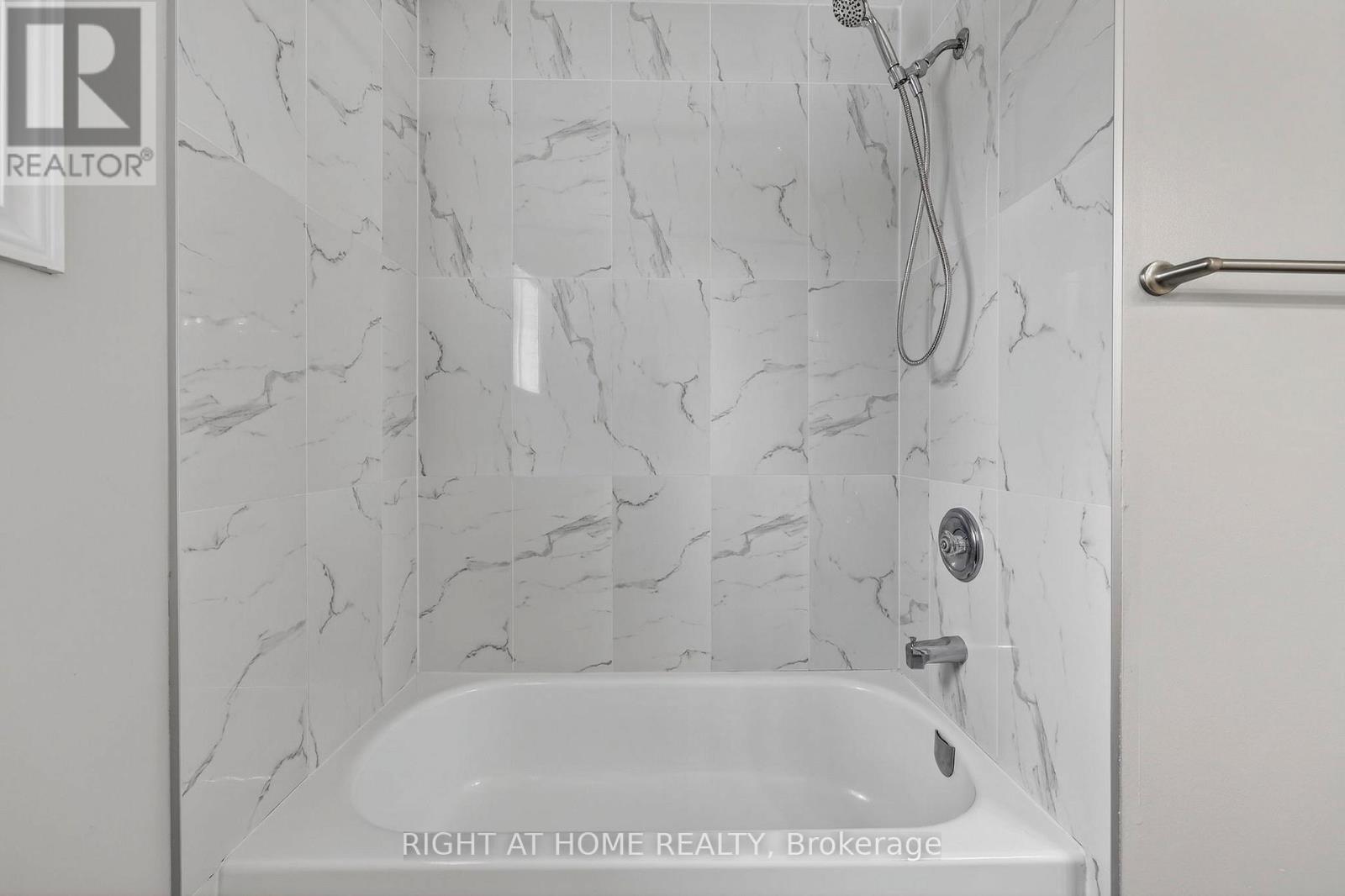 65 Masters Drive, Barrie, Ontario  L4M 6W9 - Photo 20 - S12894336