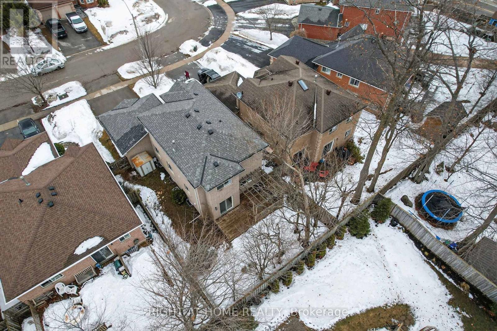 65 Masters Drive, Barrie, Ontario  L4M 6W9 - Photo 27 - S12894336