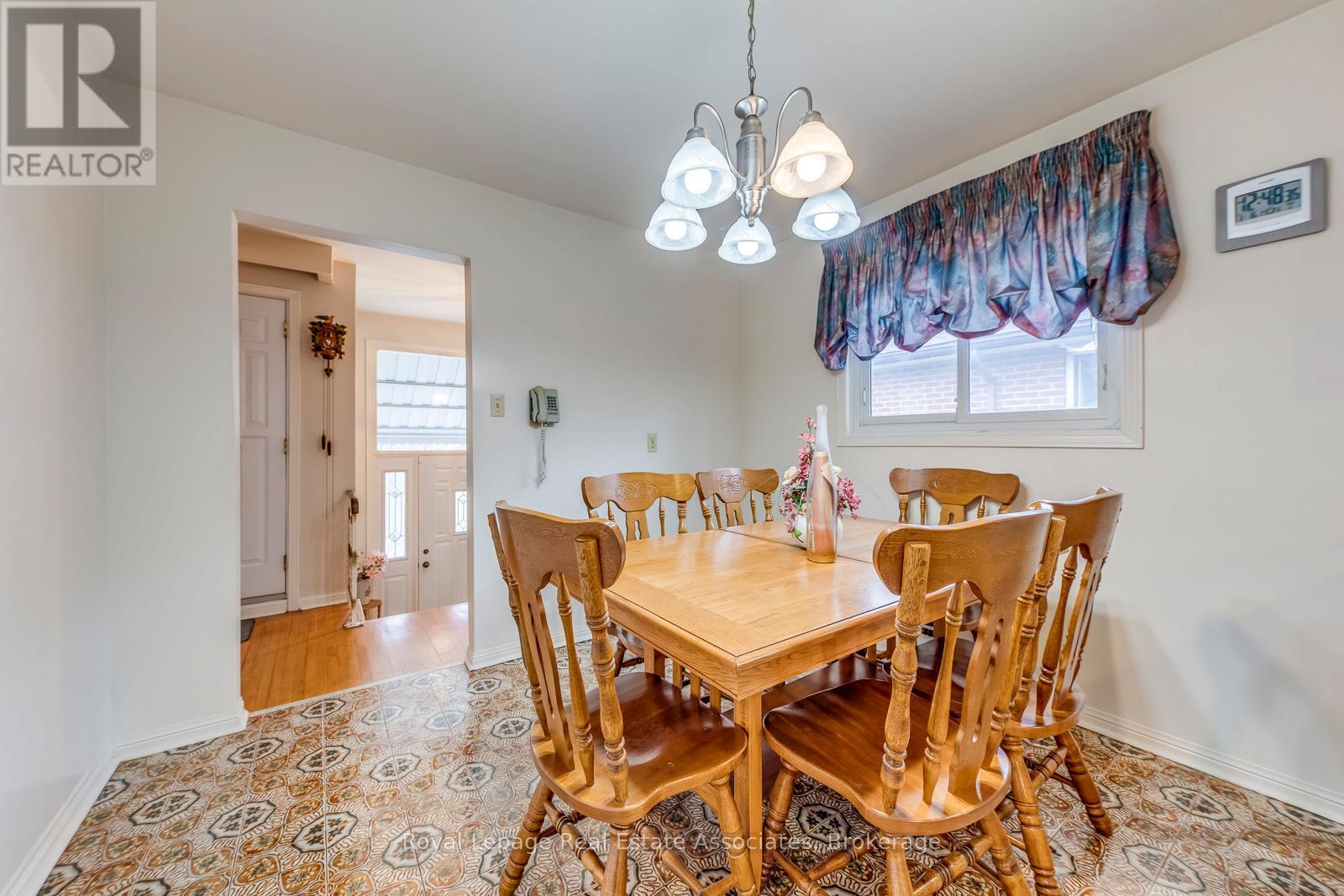 37 Prouse Drive, Brampton, Ontario  L6V 3A3 - Photo 14 - W12894338