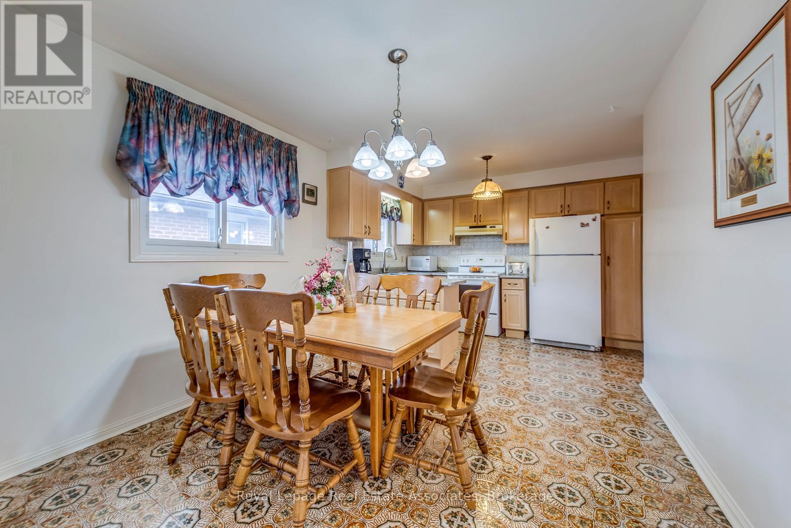 37 Prouse Drive, Brampton, Ontario  L6V 3A3 - Photo 15 - W12894338