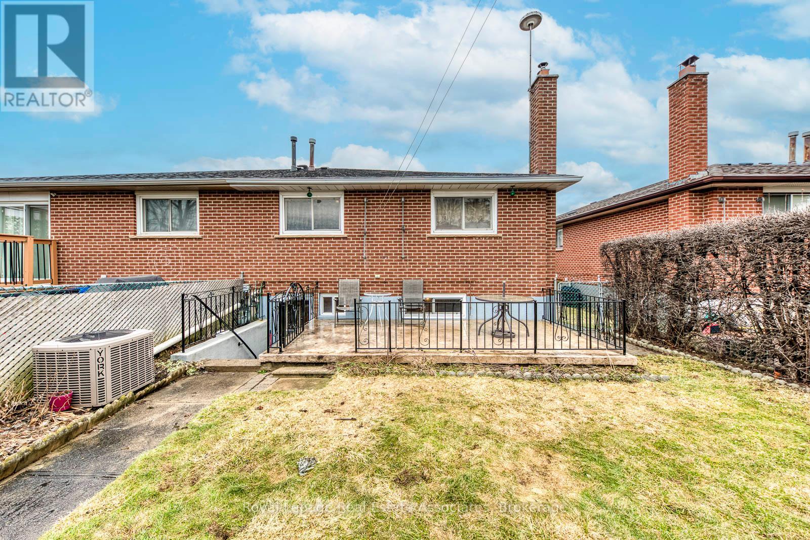 37 Prouse Drive, Brampton, Ontario  L6V 3A3 - Photo 45 - W12894338