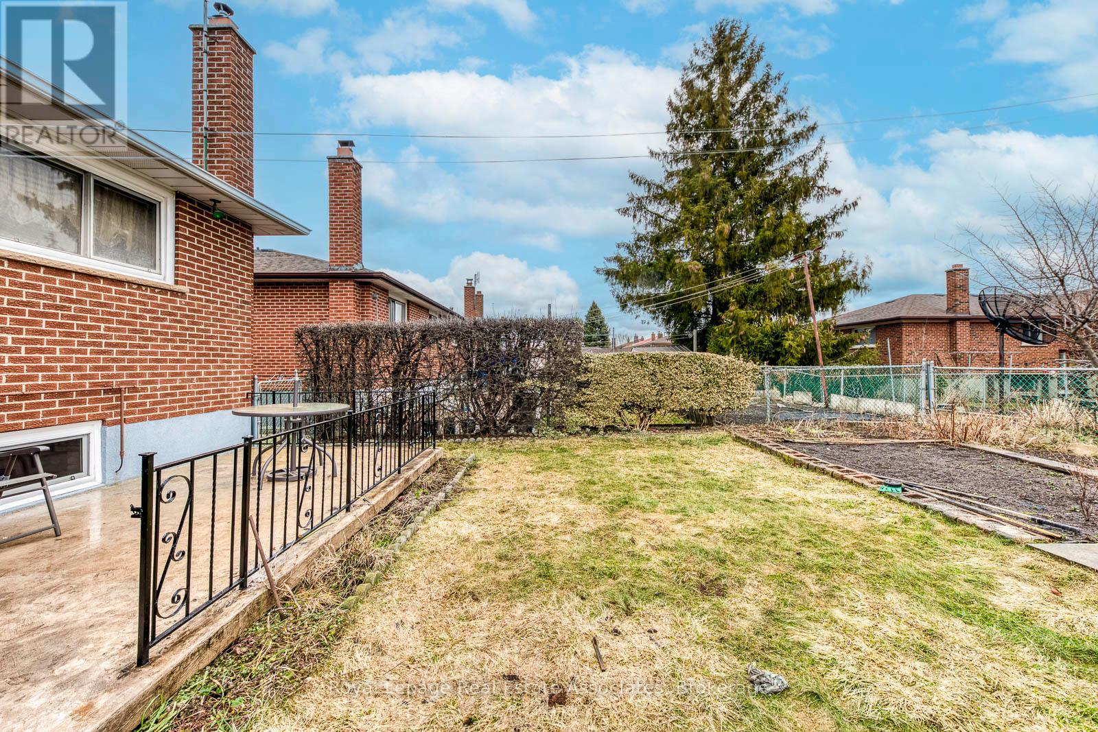 37 Prouse Drive, Brampton, Ontario  L6V 3A3 - Photo 48 - W12894338