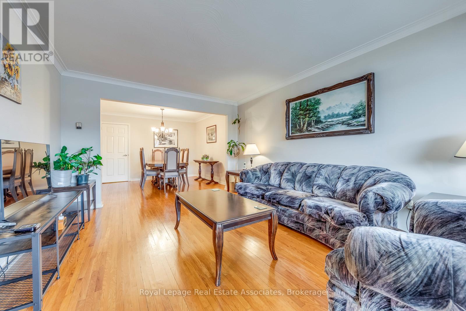 37 Prouse Drive, Brampton, Ontario  L6V 3A3 - Photo 5 - W12894338