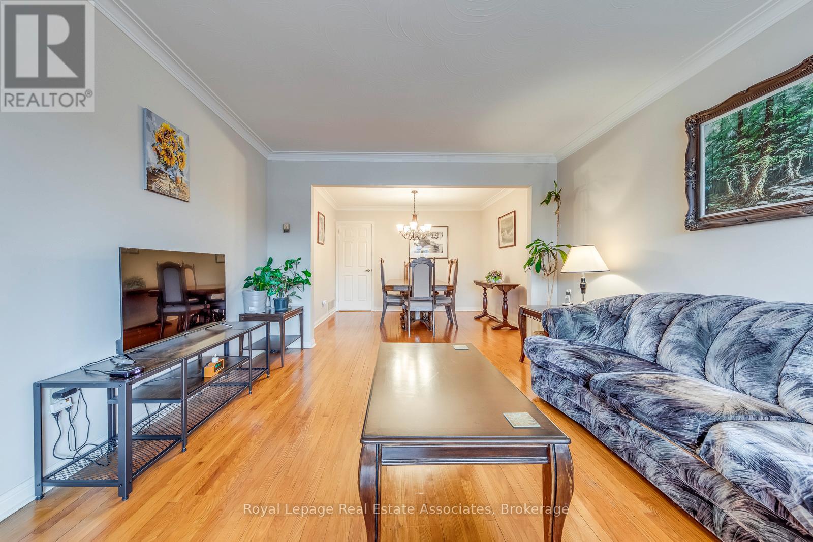 37 Prouse Drive, Brampton, Ontario  L6V 3A3 - Photo 6 - W12894338