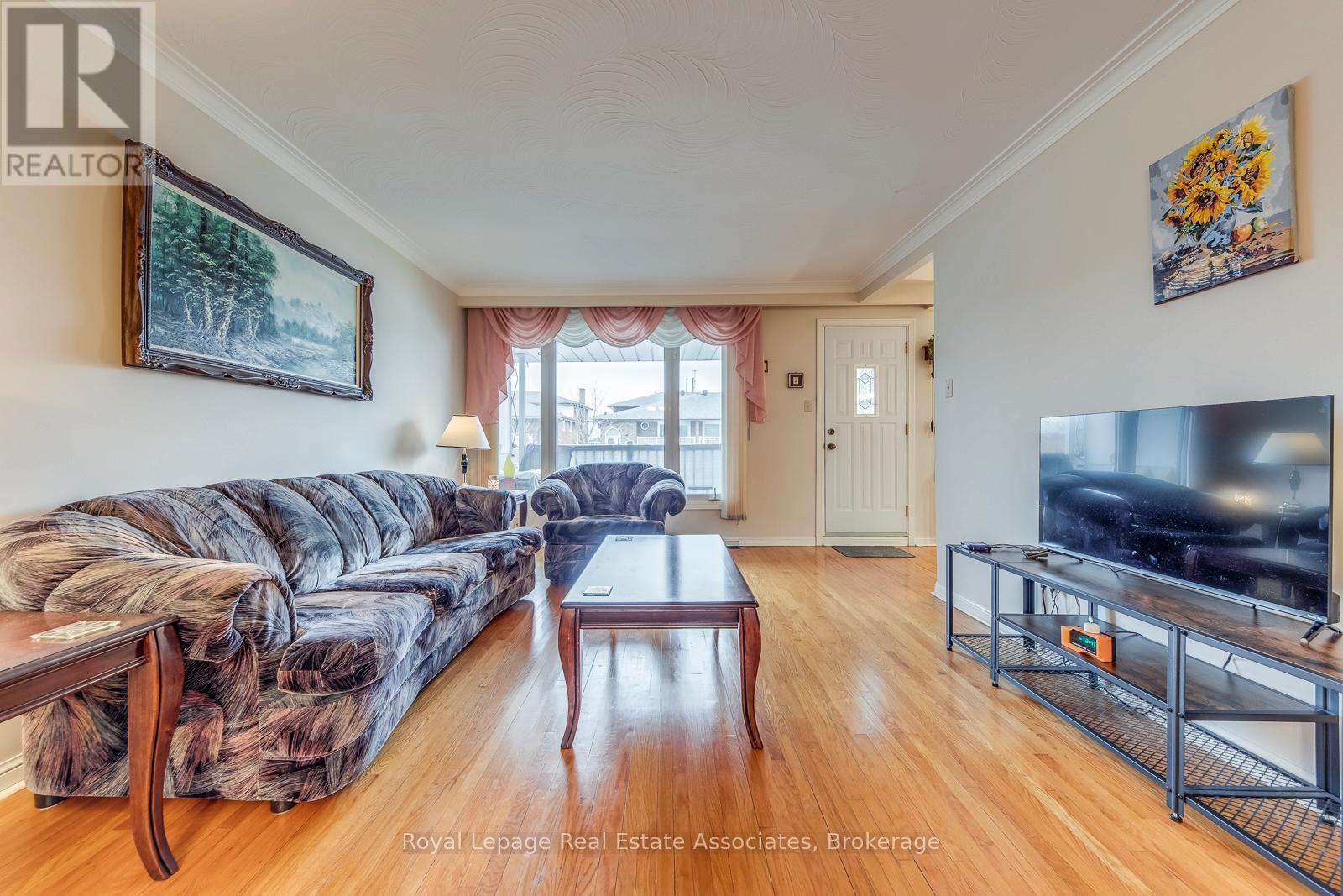 37 Prouse Drive, Brampton, Ontario  L6V 3A3 - Photo 8 - W12894338